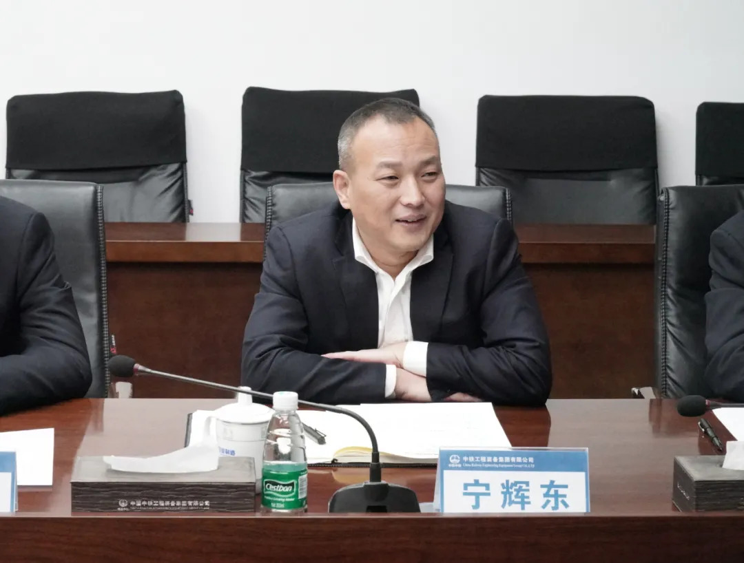 喜訊！重慶宇隧與中鐵裝備再次合作，成功簽約兩臺盾構(gòu)機！