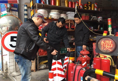 厲行節(jié)約 親臨市場(chǎng)